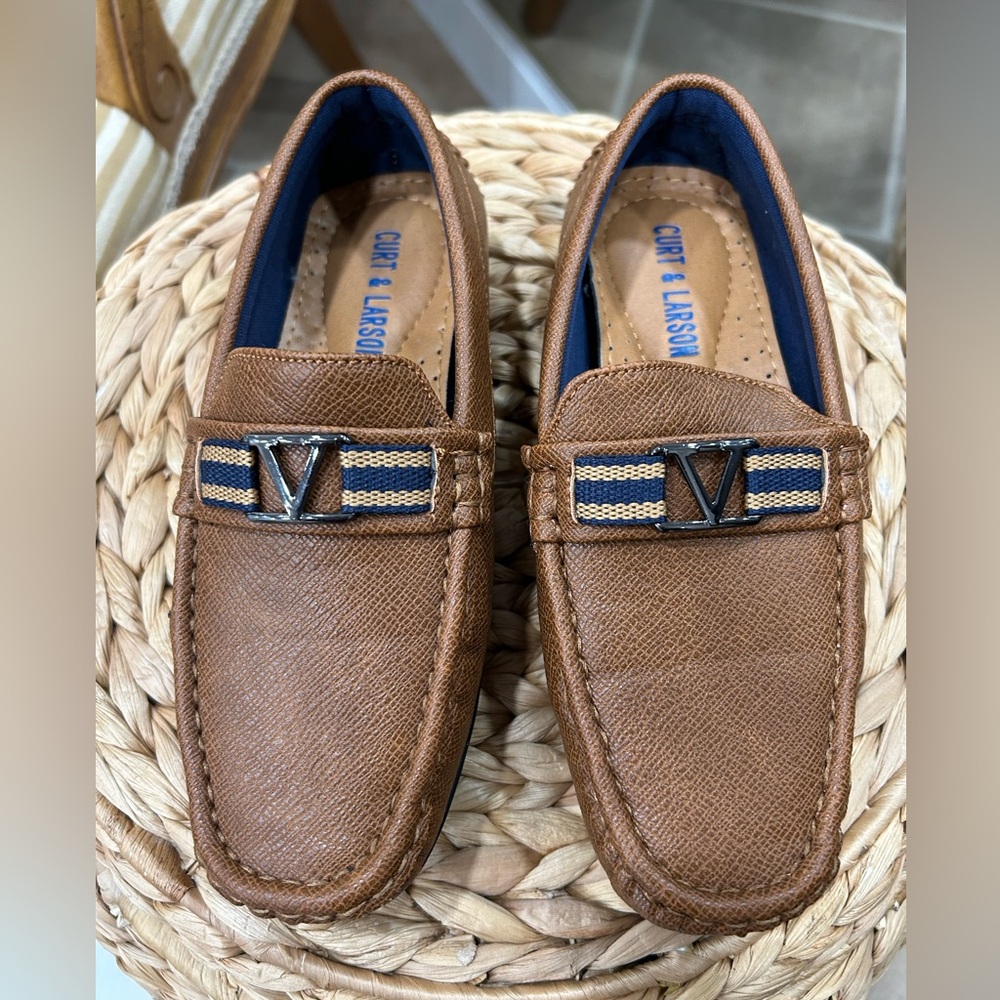 Curt & Larson shoes U.S size 2 youth